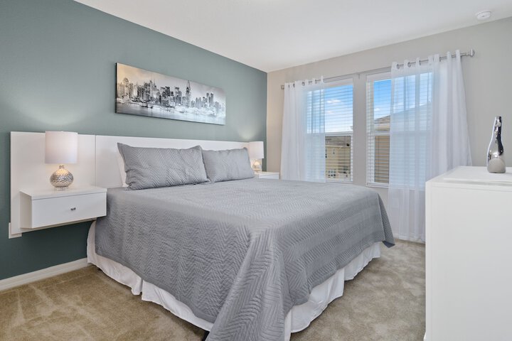 Room 4 of 27
