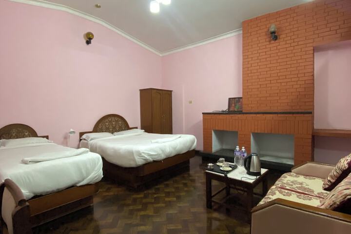 Room 4 of 35