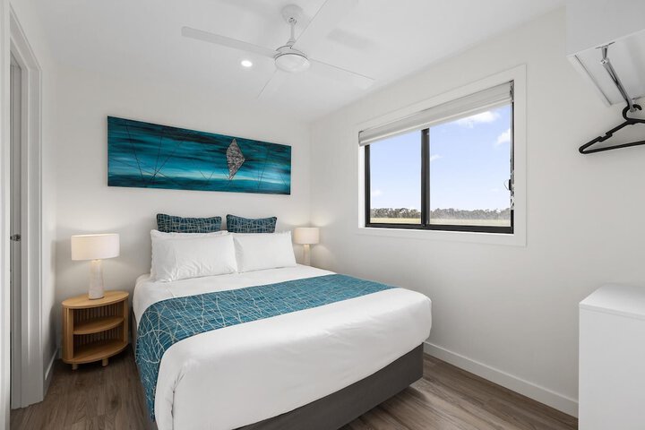 Room 5 of 32