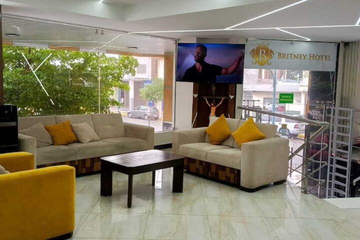 BRITNEY HOTEL MACHALA