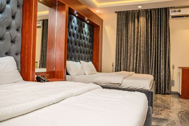 Room 7 of 28