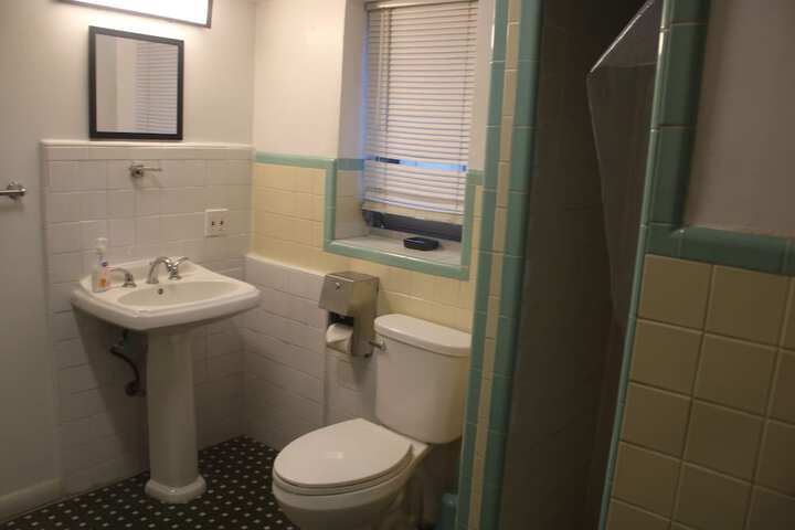 Room 9 of 11