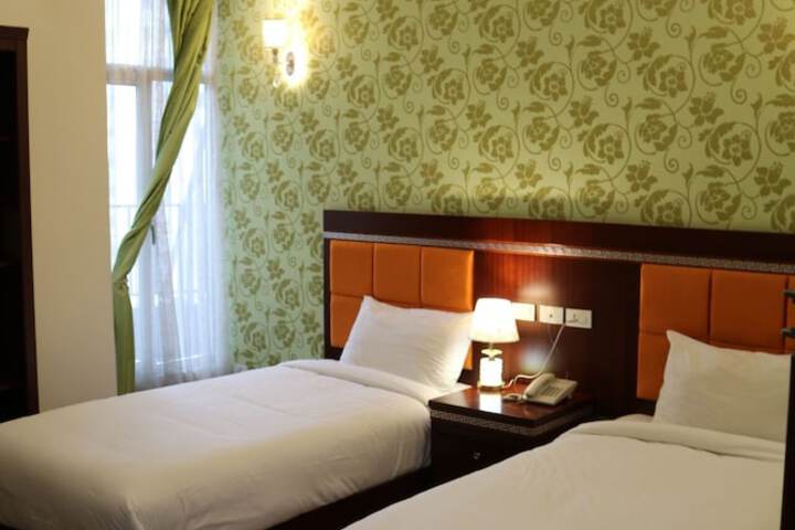 Room 5 of 13