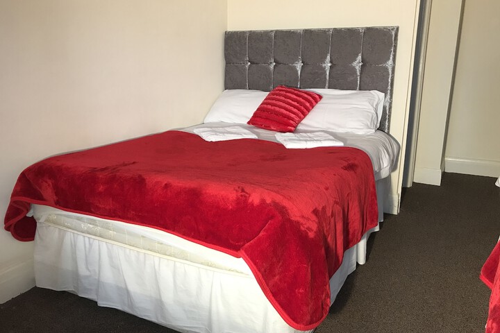 Room 16 of 37