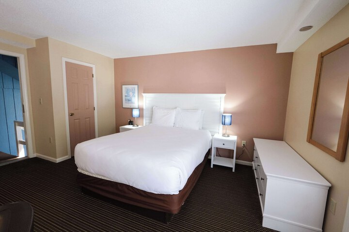 Room 6 of 138