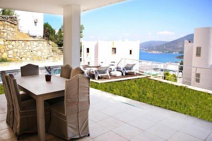 Terrace/Patio 13 of 16