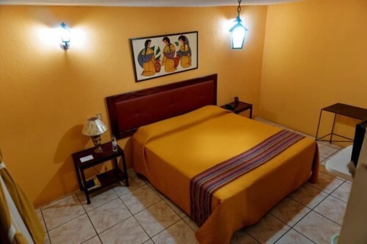 Room 9 of 23