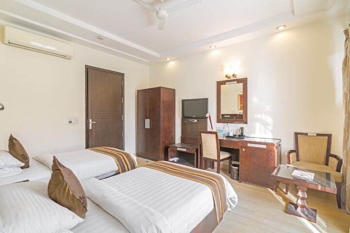 Room 14 of 32