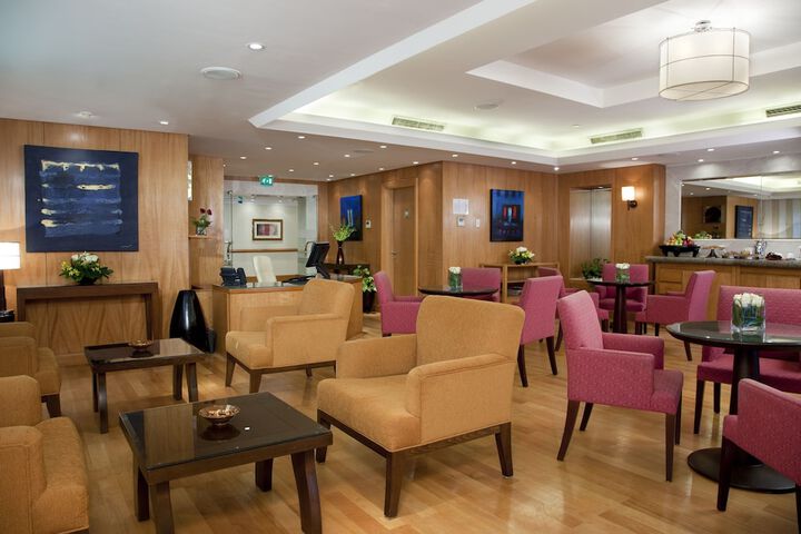 Lounge 57 of 78