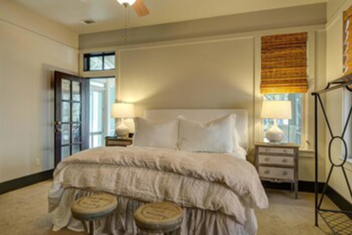 Room 18 of 23