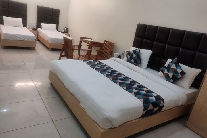 Room 6 of 42