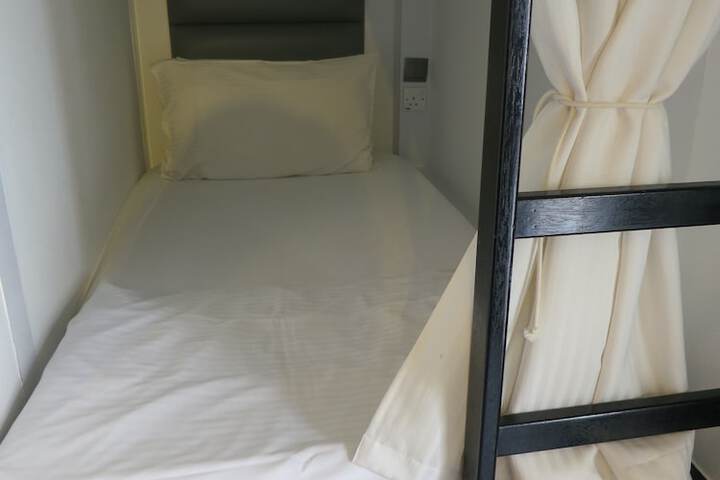 Room 3 of 39