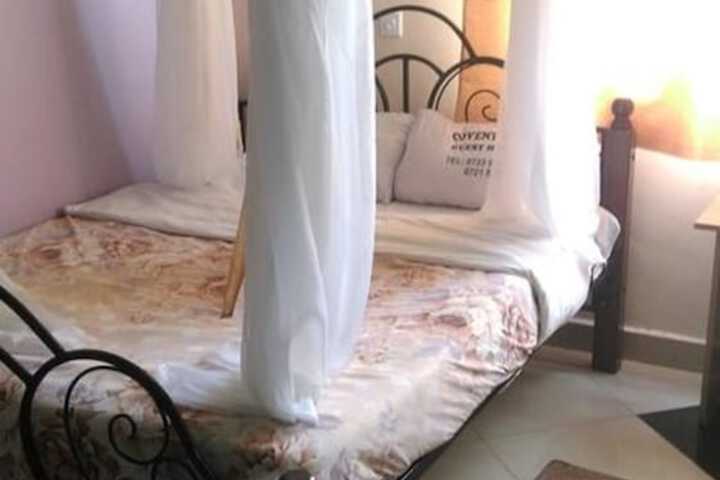 Room 4 of 23