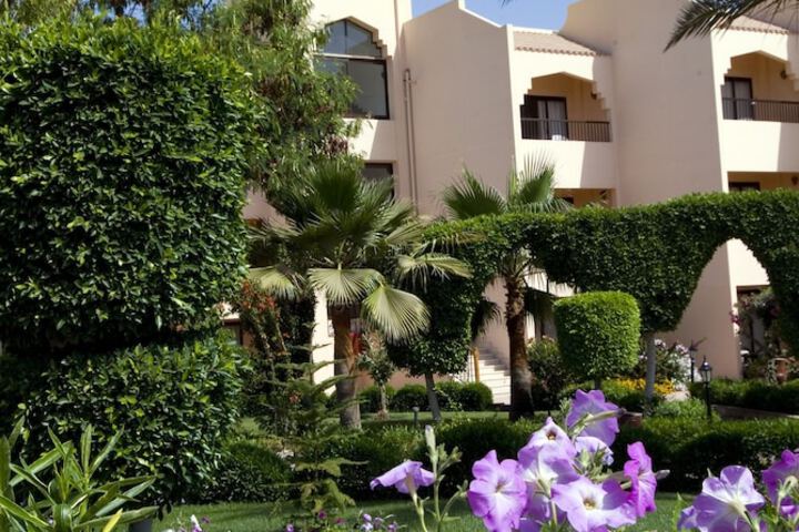 Hotel Exterior 118 of 120