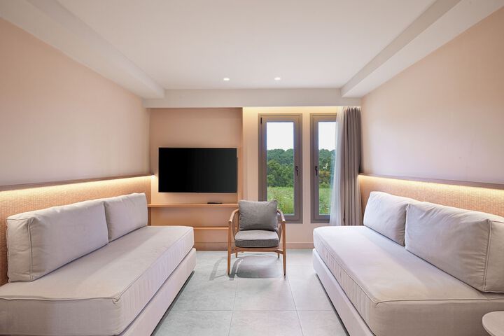 Room 35 of 154