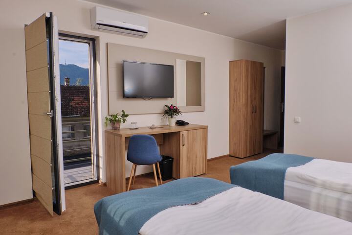 Room 14 of 60