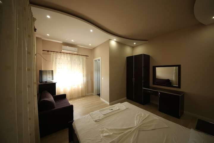 Room 14 of 45