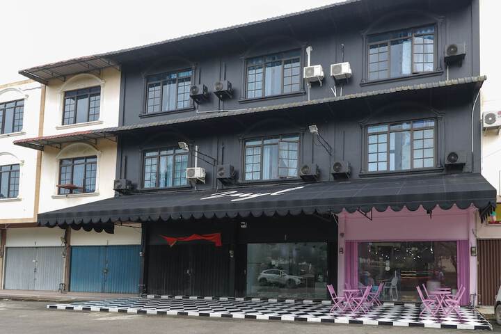 RedDoorz Plus near Batam City Square