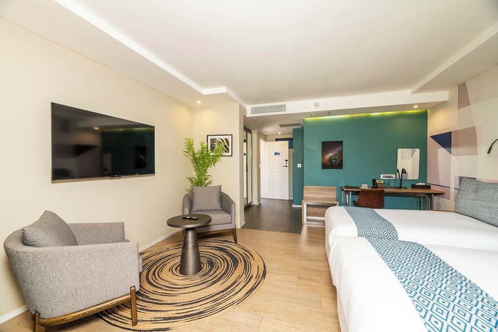 Room 5 of 23