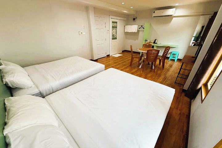 Room 10 of 43