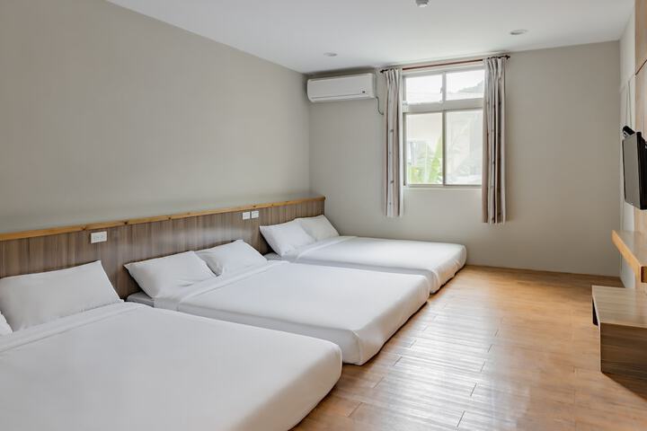 Room 16 of 42