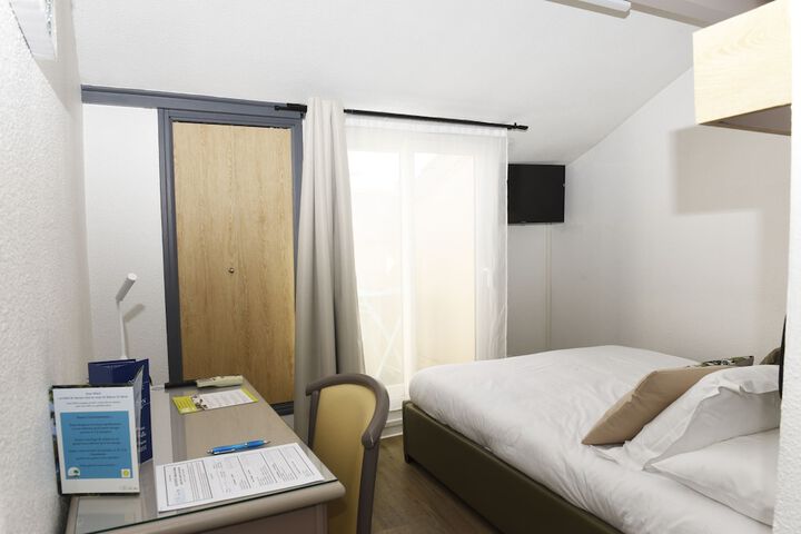Room 15 of 113