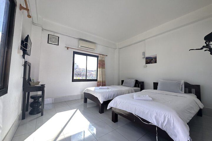 Room 3 of 12
