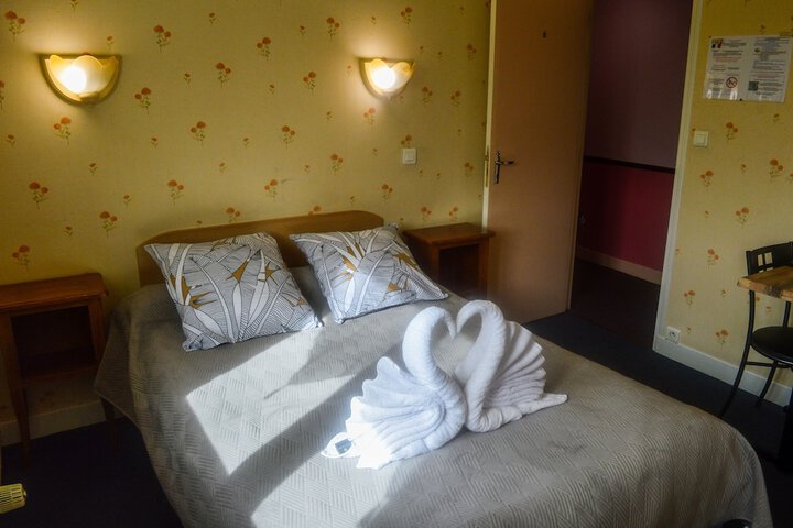 Room 2 of 48