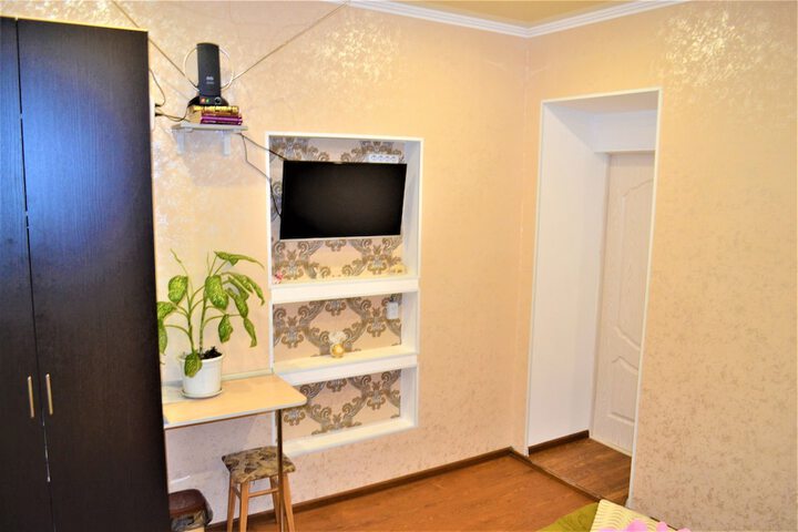 Room 8 of 46