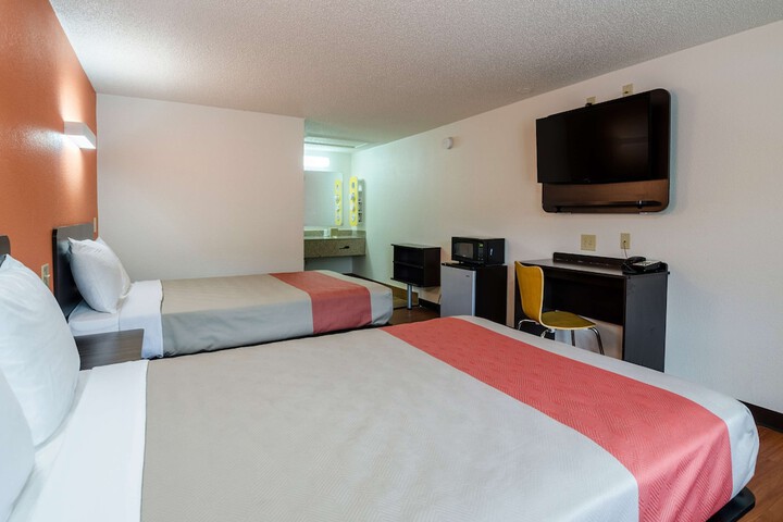 Deluxe Room 2 Double Beds Accessible (4 of 11)