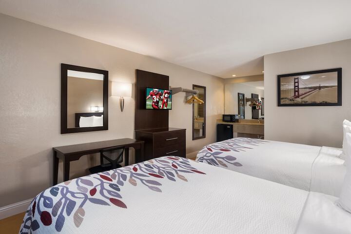 Double Superior King Bed (3 of 6)