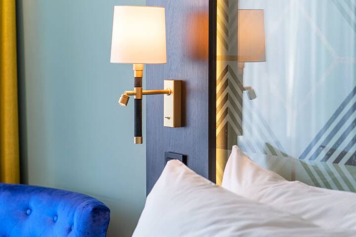 Room 27 of 64