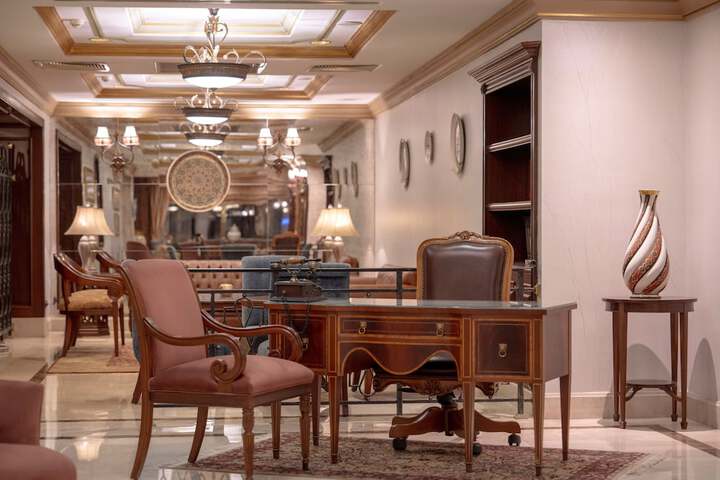 Entrance & Lobby