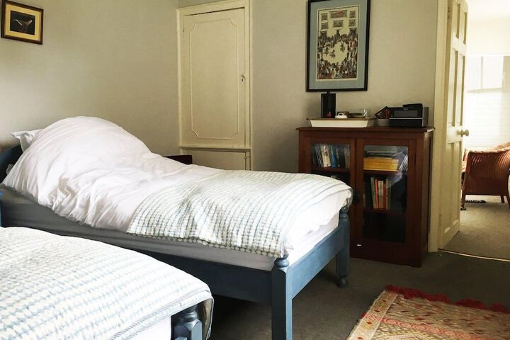 Room 7 of 8
