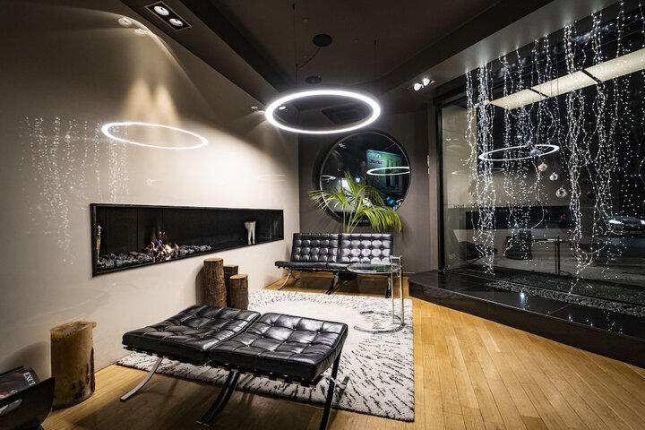 Entrance & Lobby