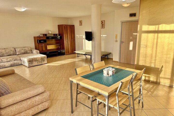 Room 20 of 151