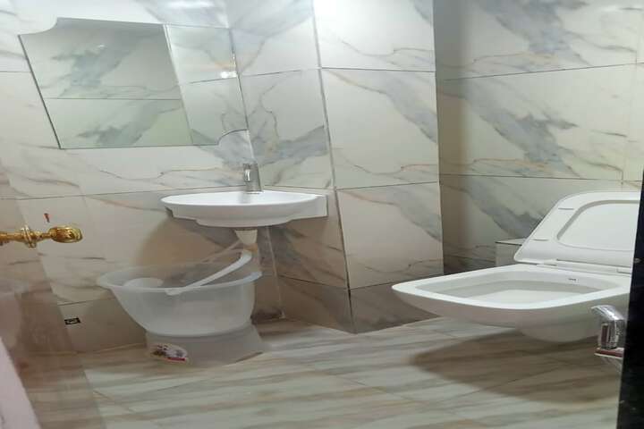 Room 15 of 21