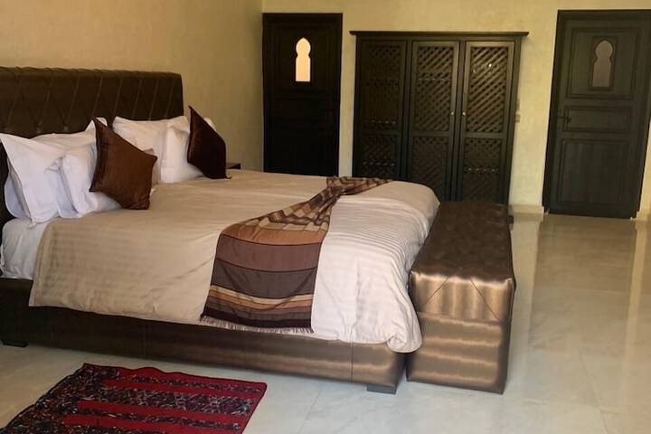 Room 17 of 60