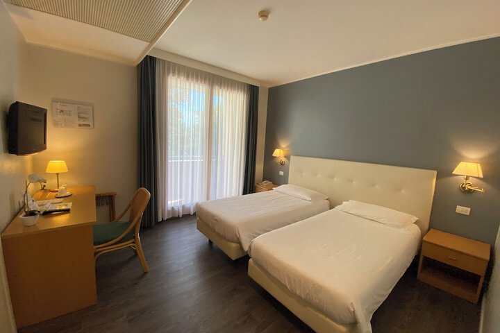 Room 21 of 50