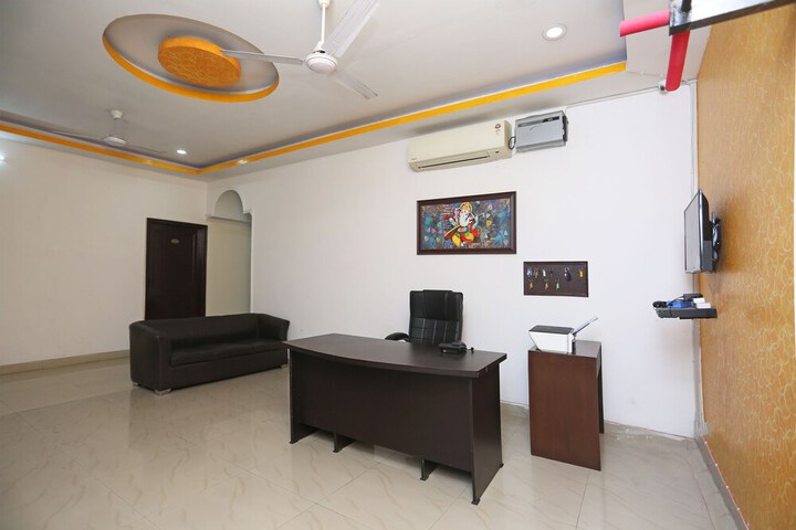 Hotel Interior 4 of 14