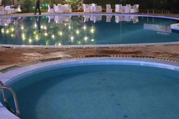 Pool 24 of 61