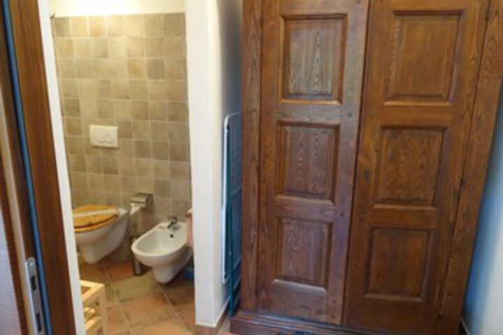 Room 3 of 28