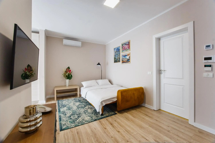 Room 4 of 19