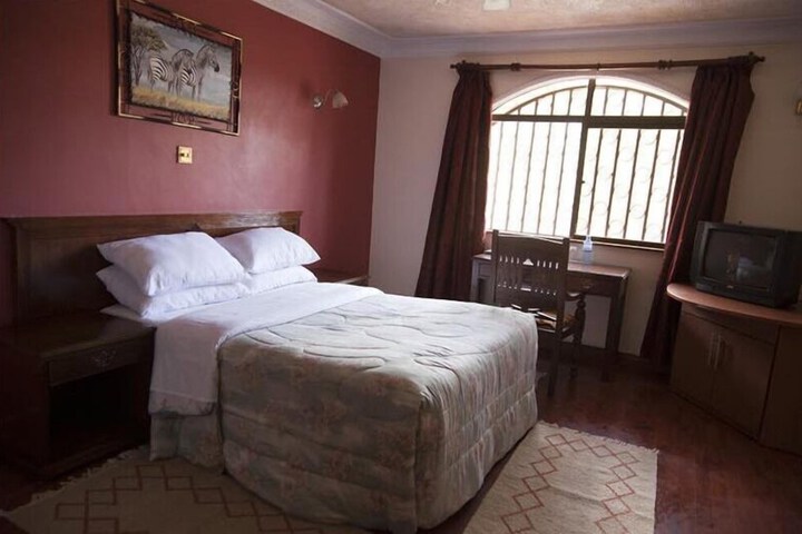 Room 5 of 13