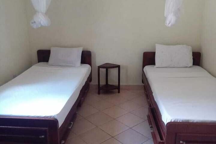 Room 14 of 66