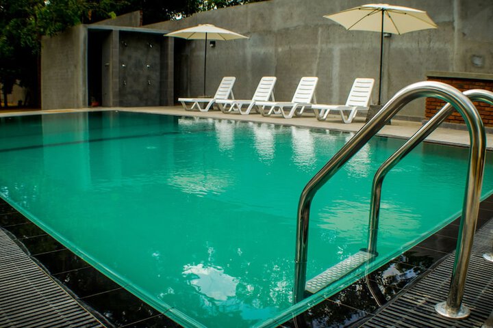 Hotel Pool