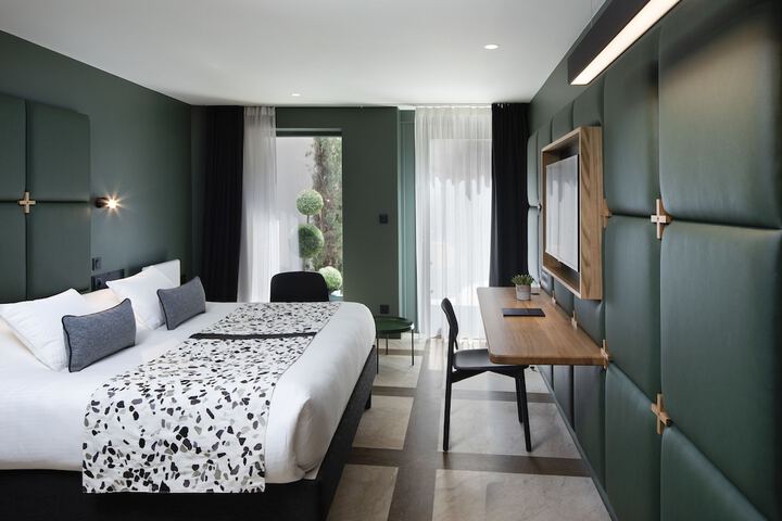 Room 22 of 100