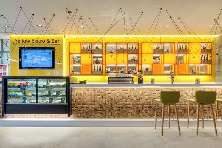 Entrance & Lobby