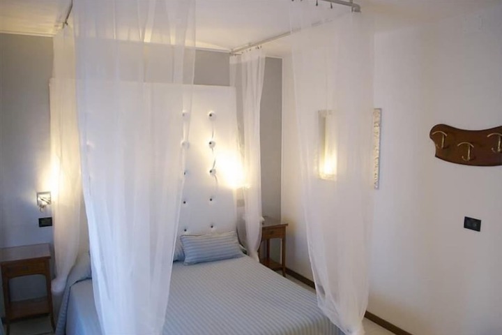 Room 29 of 102