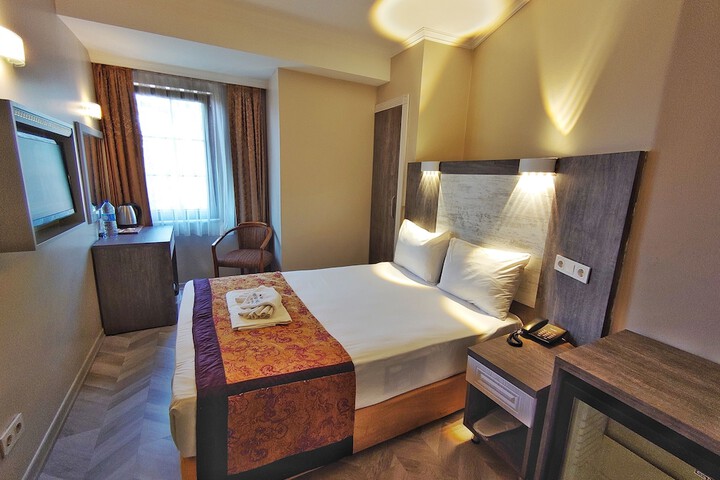 Room 30 of 65